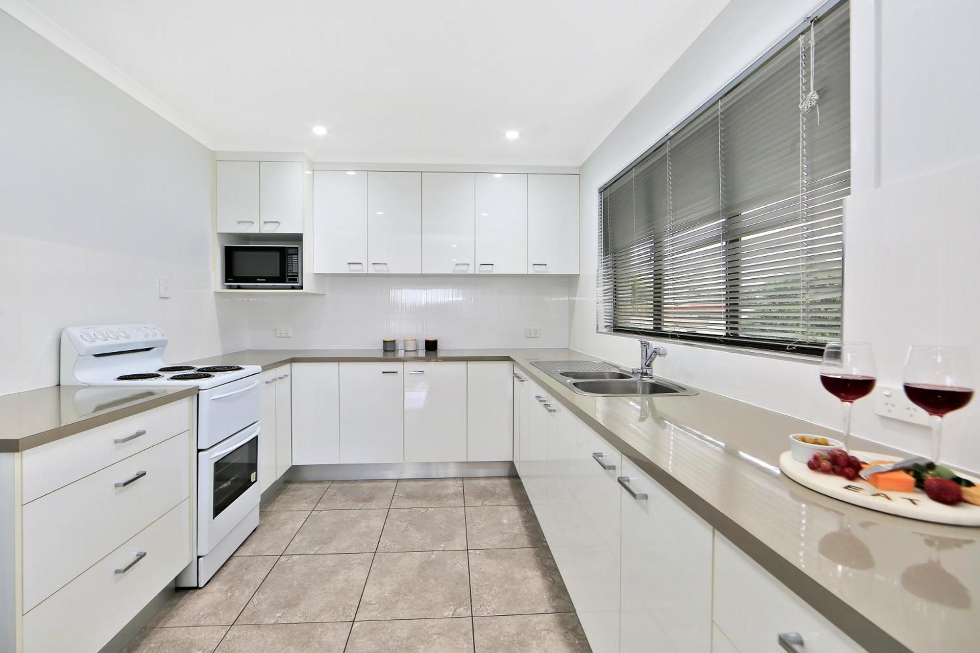 Nautilus Beachside Apartments Bargara Habitación foto