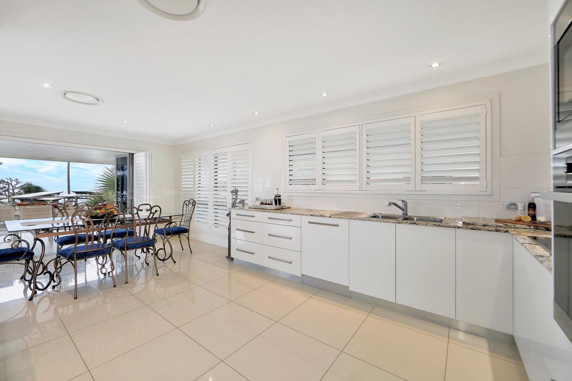 Nautilus Beachside Apartments Bargara Habitación foto