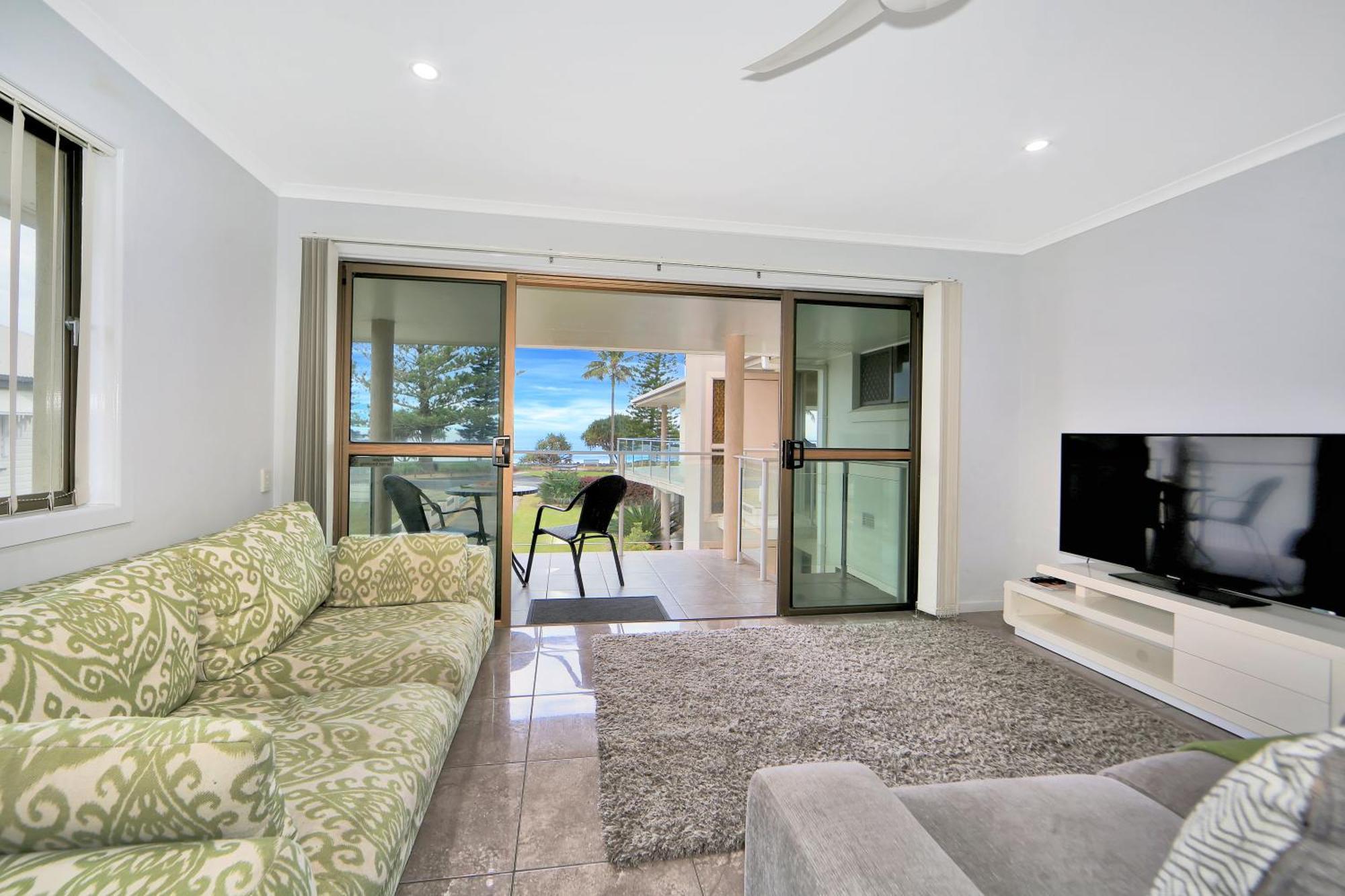 Nautilus Beachside Apartments Bargara Habitación foto