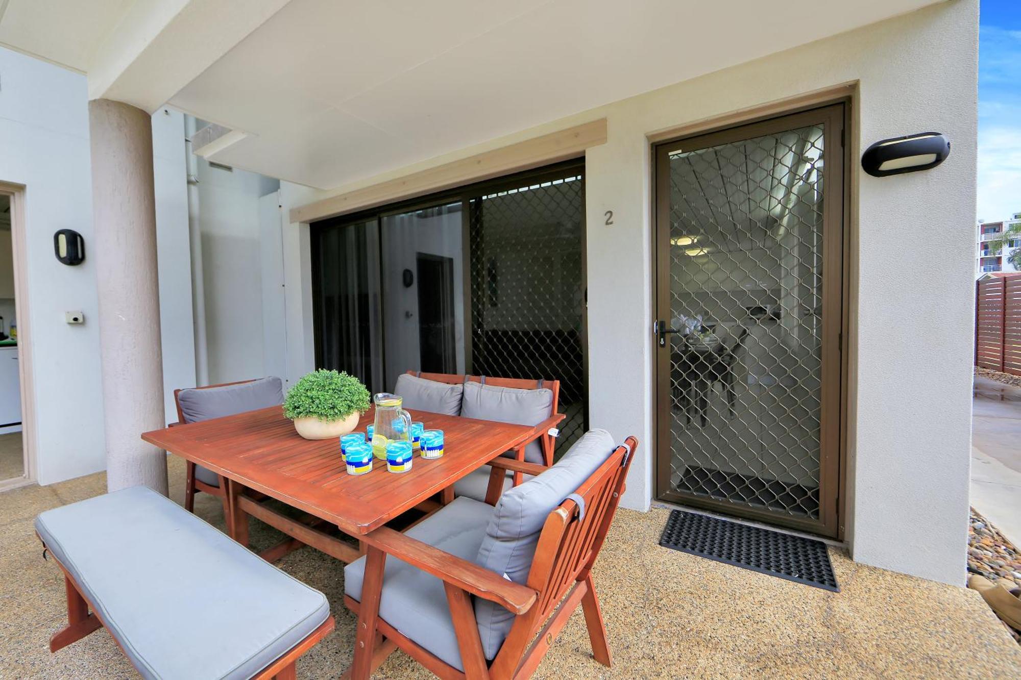 Nautilus Beachside Apartments Bargara Habitación foto