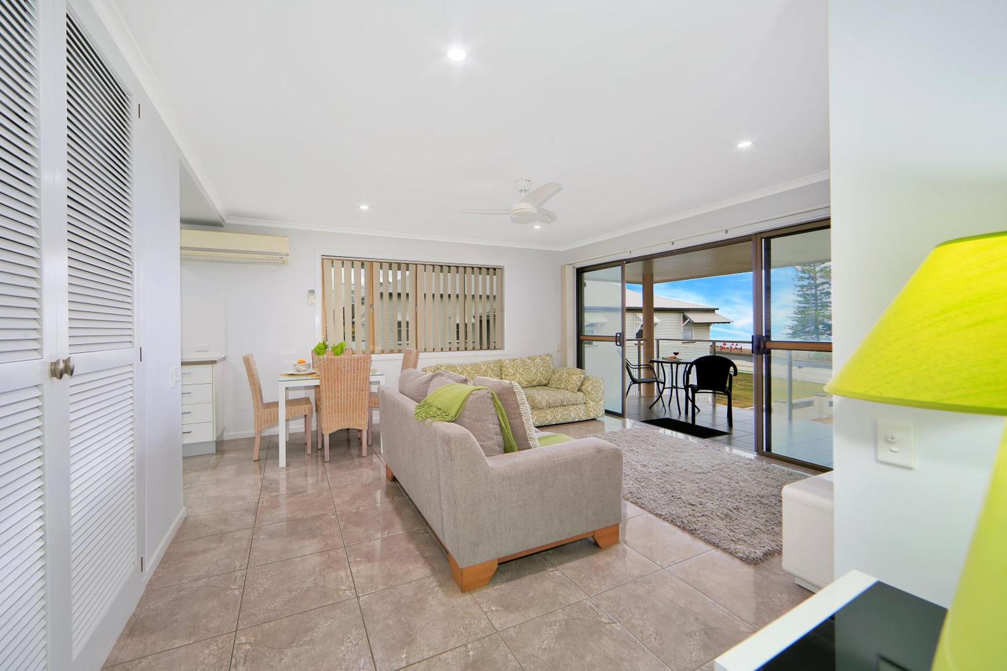 Nautilus Beachside Apartments Bargara Habitación foto